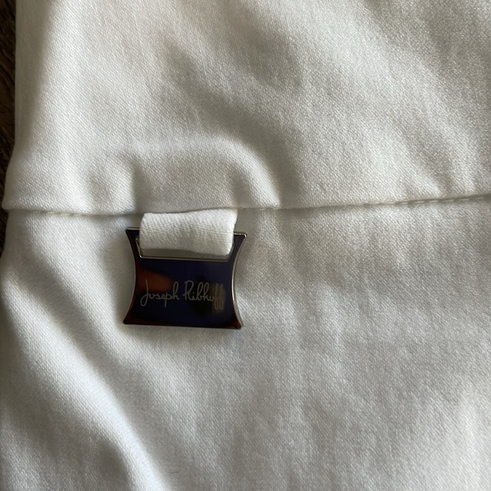 Joseph Ripkoff White Capris - Picture 3 of 4